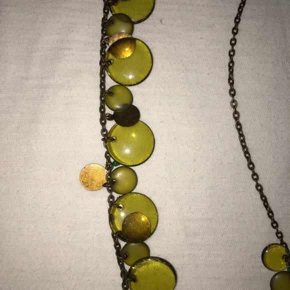 Green and gold tone necklace and bracelet - Picture 3 of 4